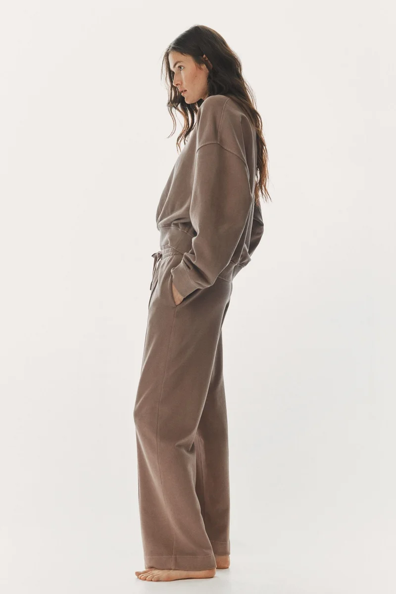 اتش اند ام سويت شيرت بتصميم مكحوت